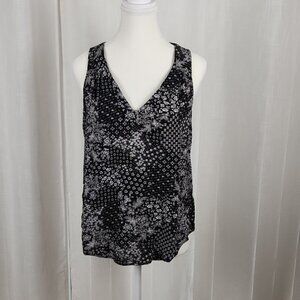 Womens old navy sleeveless top black and white size medium